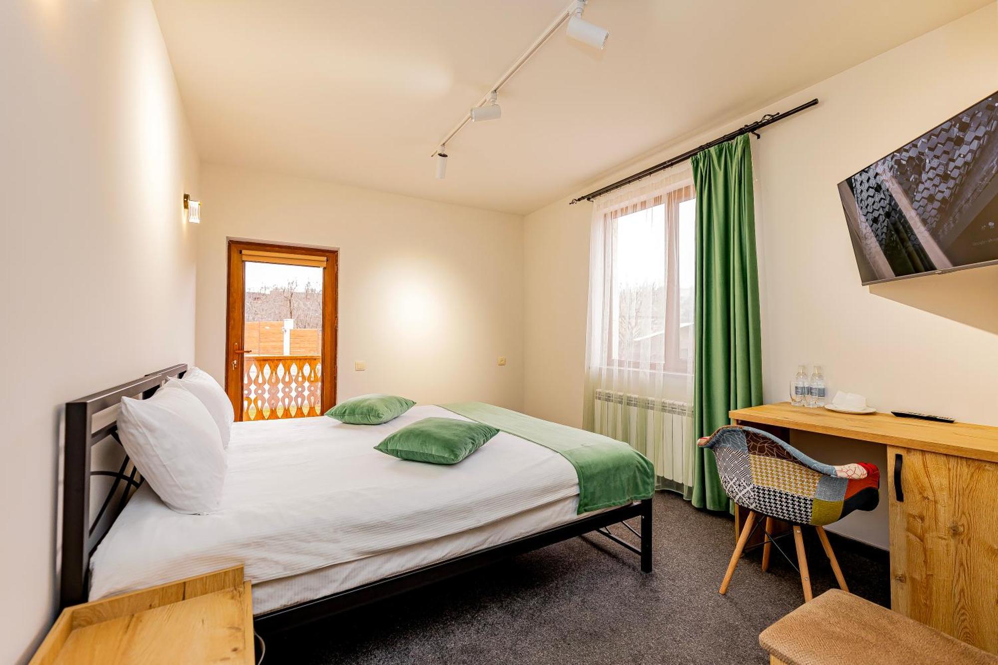 Taniqinn Dilijan Hotel Экстерьер фото